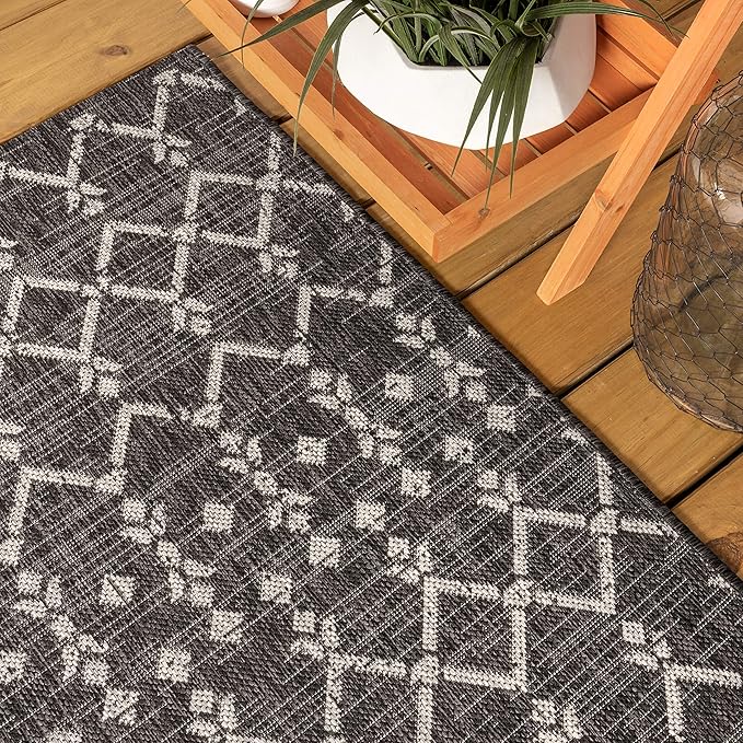 JONATHAN Y Moroccan Geometric Indoor Outdoor Area Rug 5X8 Black/Gray, Ourika Textured Weave for Backyard, Patio, Porch, Easy-Cleaning, High Traffic, Pet-Friendly, Non-Shedding (SMB108F-5)